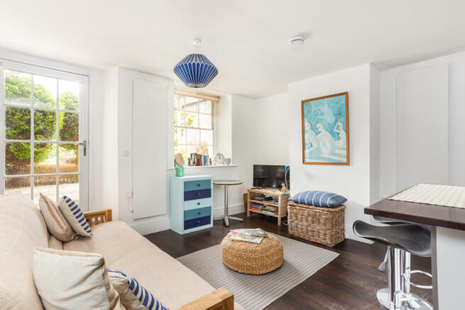 68232_Hampton Court