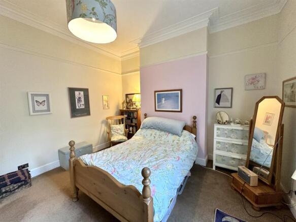 2 bed Maisonette for sale Image 7