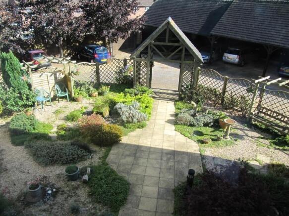 Photo 10
