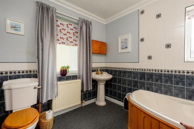 3 bed Semi-Detached for sale Image 9