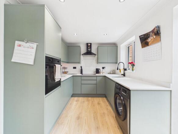 3 bed Semi-Detached for sale Image 8