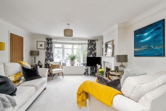 35 Clifton Crescent_13.jpg