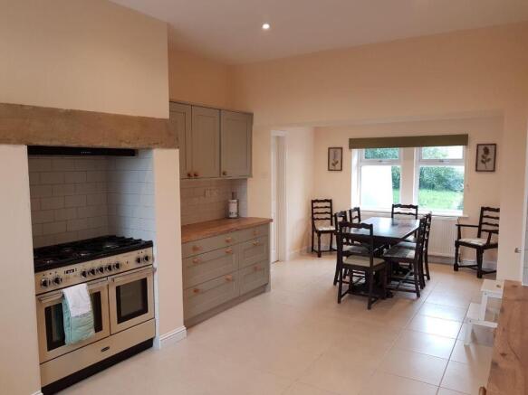 4 bed Detached for sale Image 4
