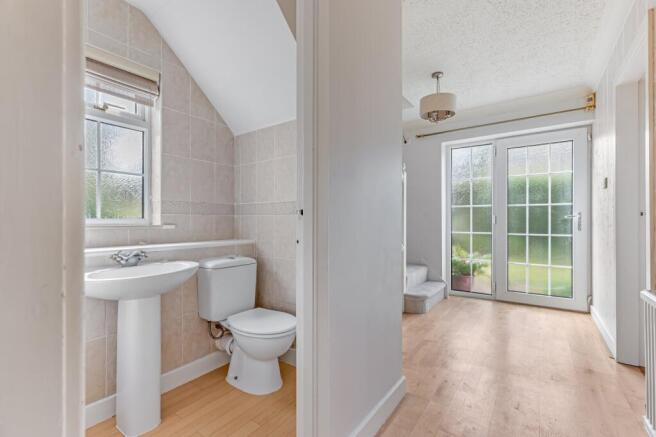 4 bed Detached for sale Image 12