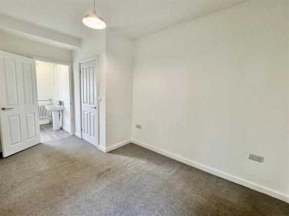 1 bed Terraced for sale Image 8