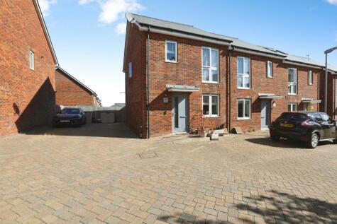 High Tree Lane, Tunbridge Wells, TN2