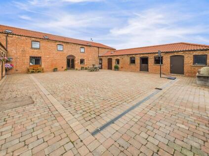 The Chestnuts Barn & Annex with 4 acres, Wickenby Road, Lissington, Lincoln