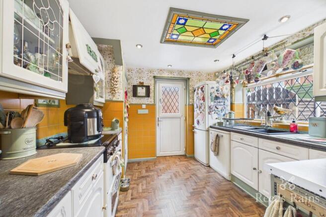 3 bed Semi-Detached for sale Image 5