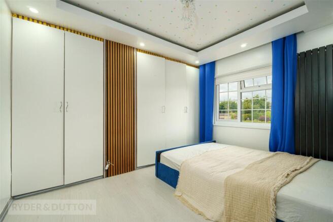 3 bed Semi-Detached for sale Image 11