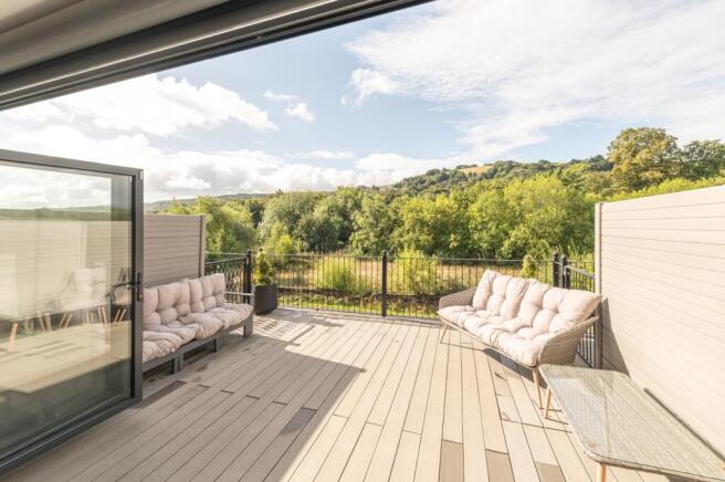 4 bed Town House for sale Image 11