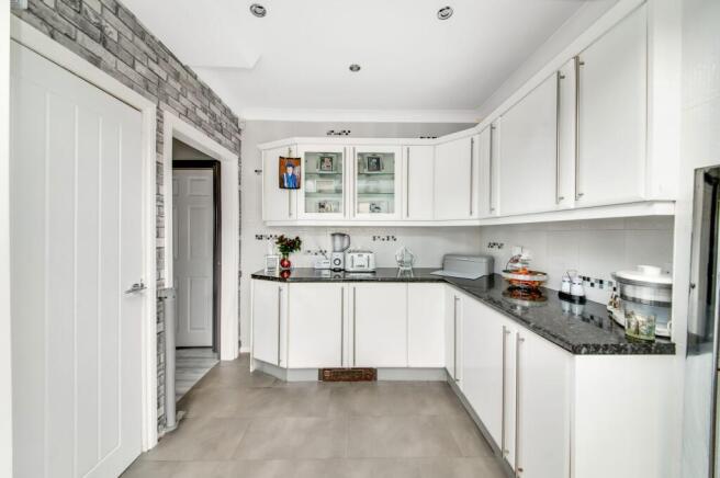 3 bed Detached for sale Image 8