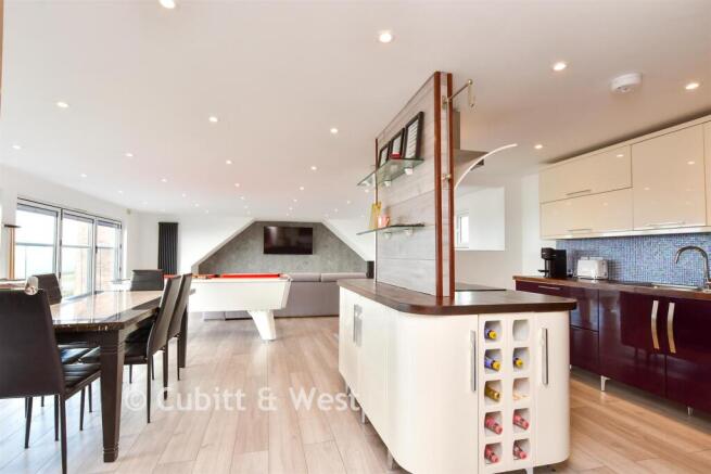 Lounge/ Kitchen/ Diner