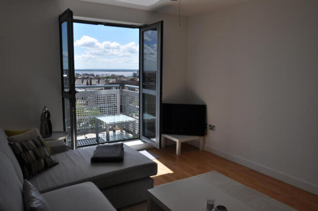 2 bed Apartment to rent Image 10