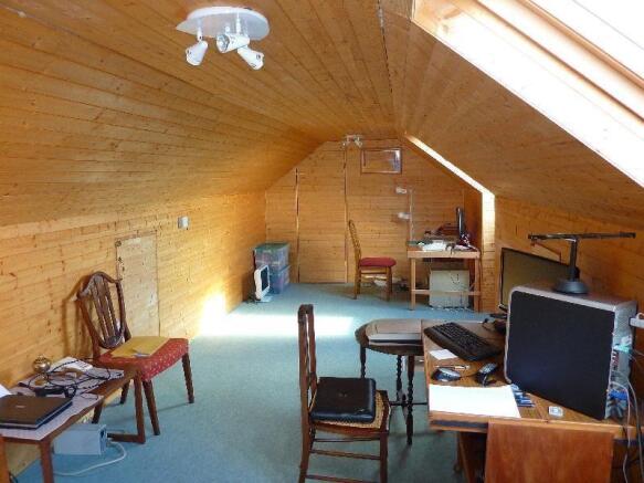 Photo 10