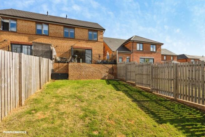 3 bed Semi-Detached for sale Image 10