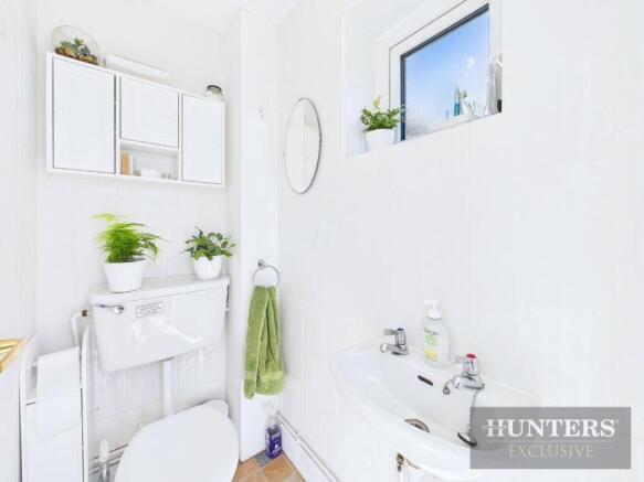 4 bed Semi-Detached for sale Image 11