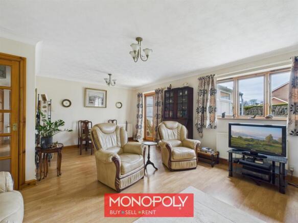 Lounge / Dining Room