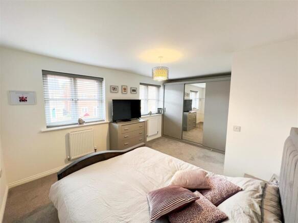 BEDROOM 2