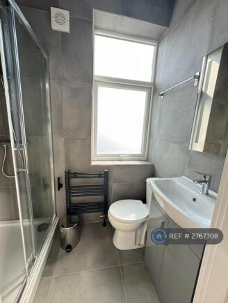 1 bed House Share to rent Image 12