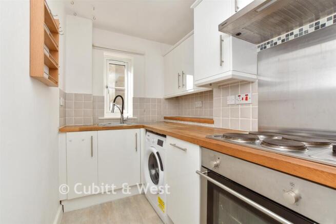 Benhill Road, Sutton, Surrey photo 4