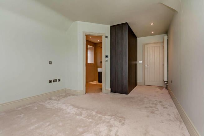 8592195-interior0...