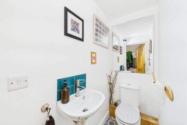 4 bed Semi-Detached for sale Image 8