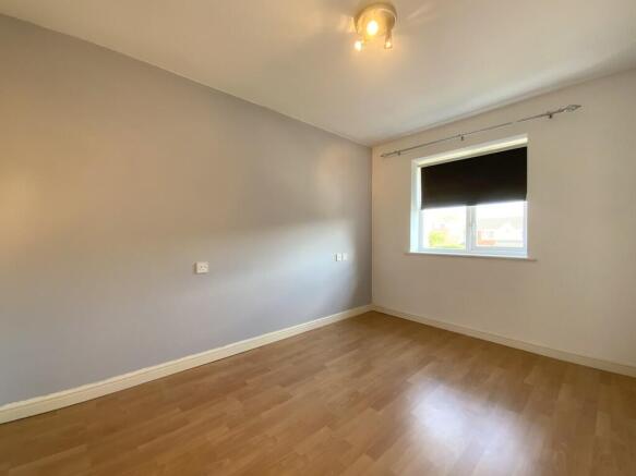 3 bed Semi-Detached to rent Image 9