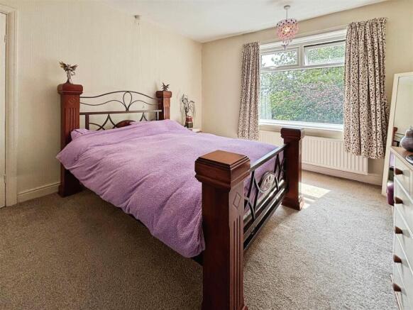 3 bed Terraced for sale Image 11