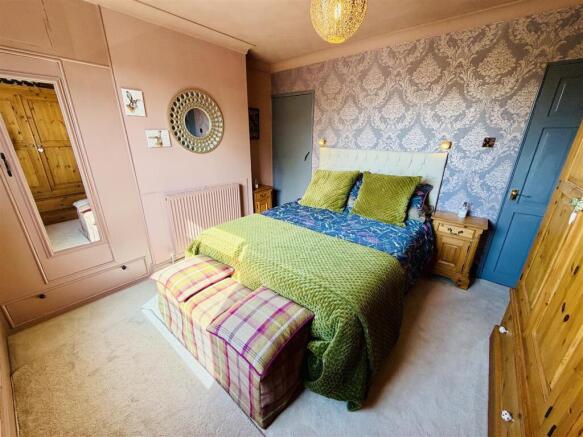 3 bed Terraced for sale Image 12