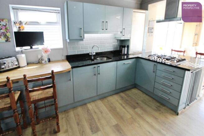 4 bed Detached for sale Image 4