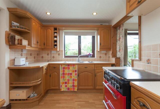 Kitchen 1.jpg