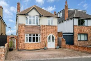 10, Highfield Close, Long Ditton, Surbiton KT6 5JG