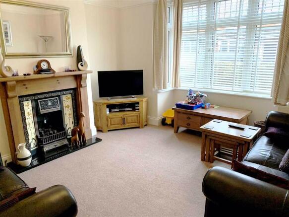 LOUNGE: