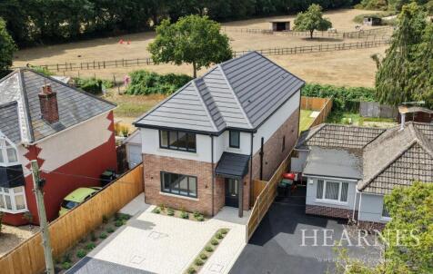 West Moors Road, Three Legged Cross, Wimborne, BH21