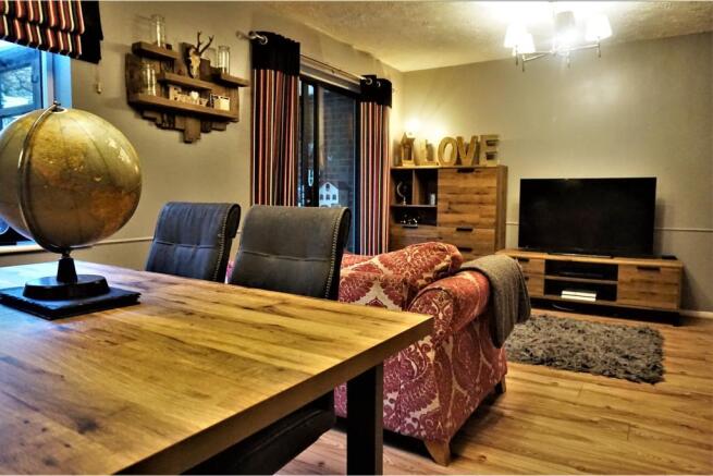 Lounge/Dining Room