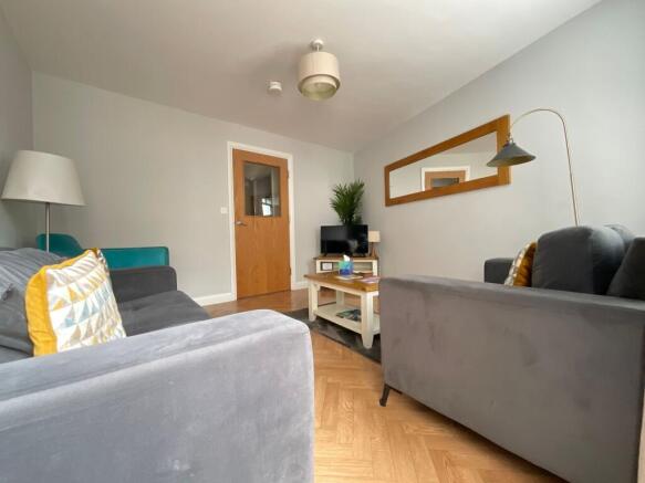4 bed Semi-Detached for sale Image 5