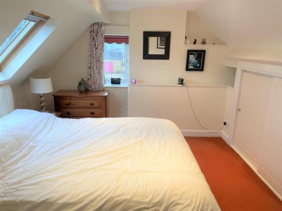Bedroom 1.jpg
