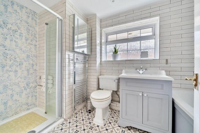 Family Bathroom (2)
