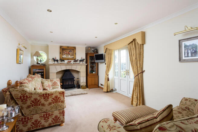 4 bed Detached for sale Image 6