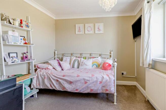 5 bed Semi-Detached for sale Image 12