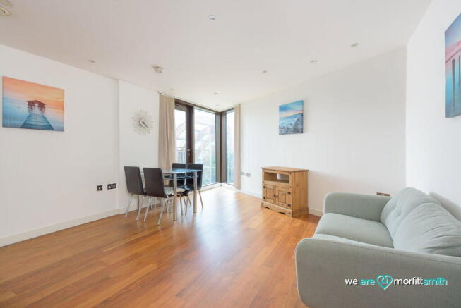 2 bed Apartment to rent Image 4