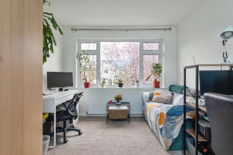 57 Pendlestone Road, London, E17
