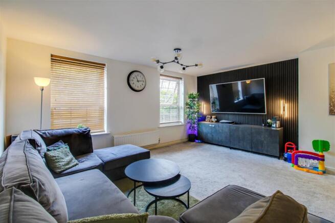 2 bed Apartment for sale Image 5
