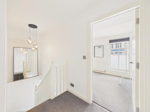 2 bed Apartment for sale Image 12