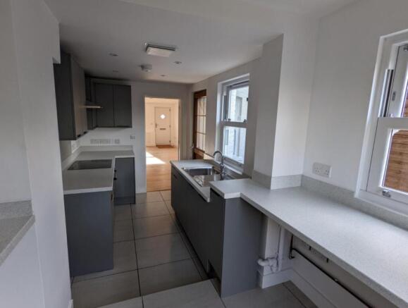 Kitchen 1.jpg