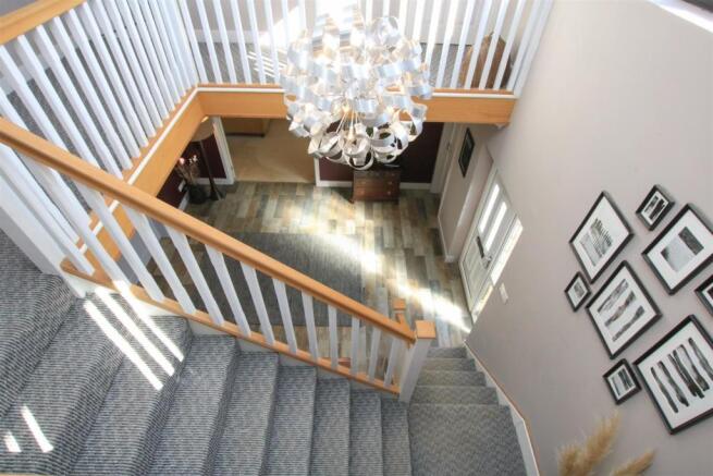 GALLERIED LANDING