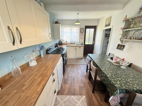 Western Avenue, Bromborough, Wirral photo 4