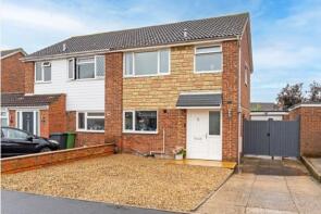9, Curlew Close, St. Ives PE27 6HL