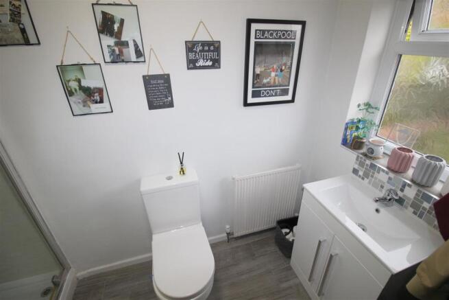 Cudworth Road, 26, downstairs WC.JPG