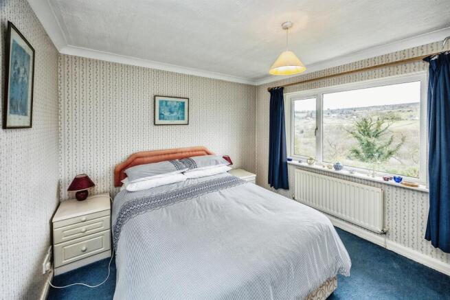 4 bed Semi-Detached for sale Image 11